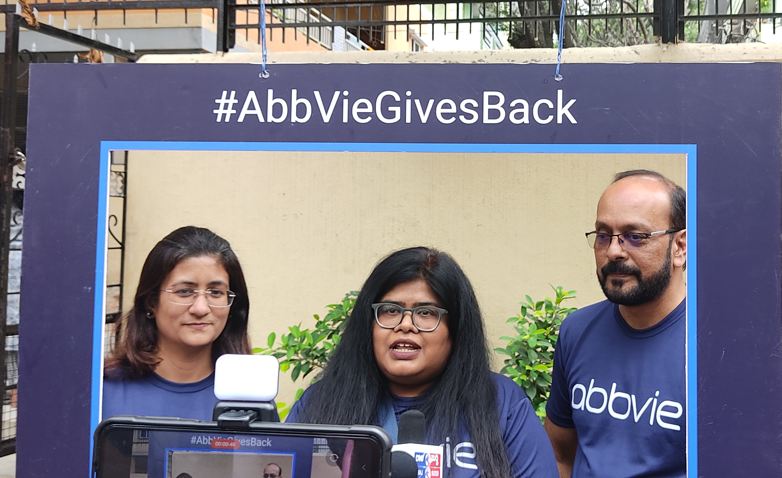 AbbVie  EMPLOYES IN BENGALURU VOLUNTEER DURING 9th ANNUAL WEAK OF POSSIBILITIES TO SUPPORT YOUNG STUDENTS